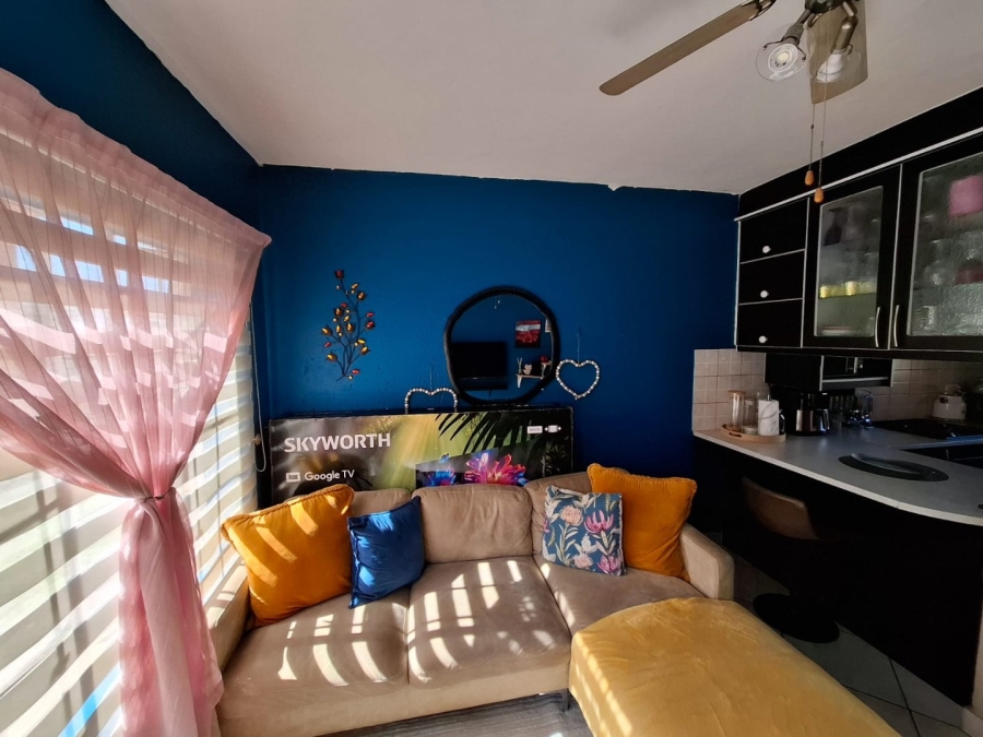 To Let 2 Bedroom Property for Rent in Waterval East North West